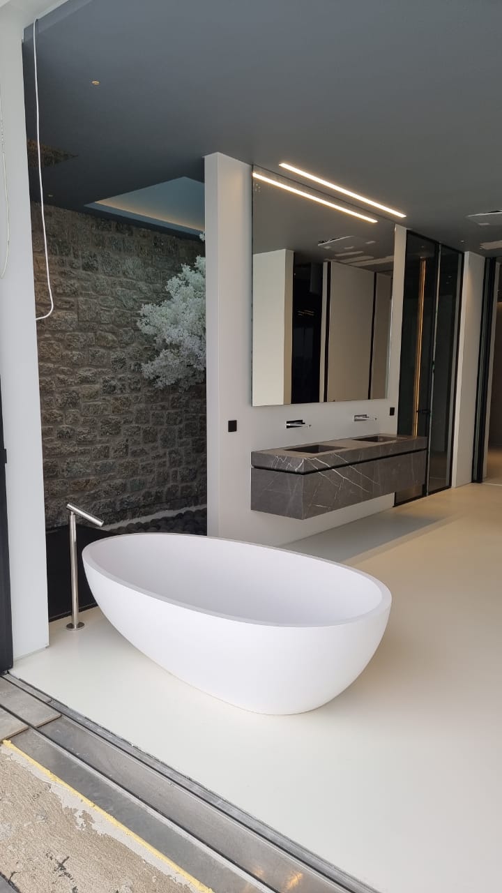 Minimal Mat Resin Collection